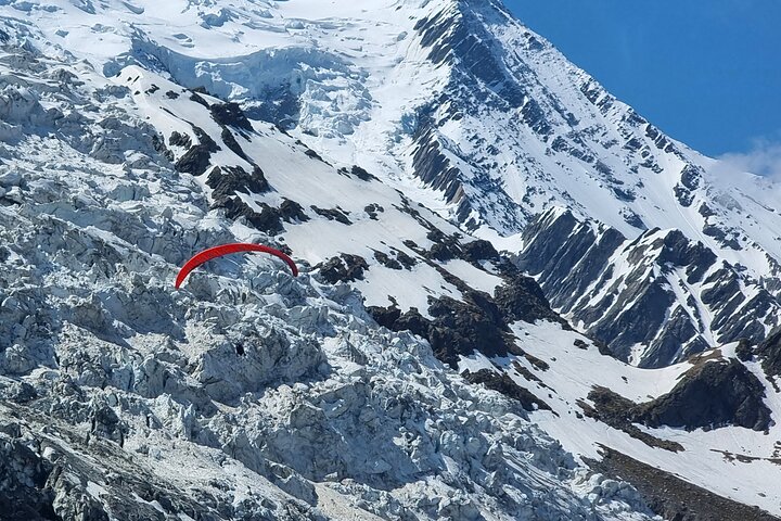 Two-seater paragliding flight in Chamonix