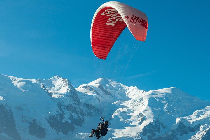 Two-seater paragliding flight in Chamonix