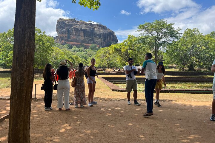 All Inclusive 5-Days Highlights of Sri Lanka