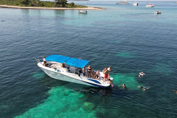 From Trogir & Split: Half Day Speedboat Tour with Blue Lagoon