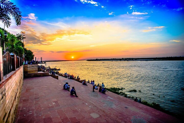 Patna Full Day Guided Tour by Private Cab