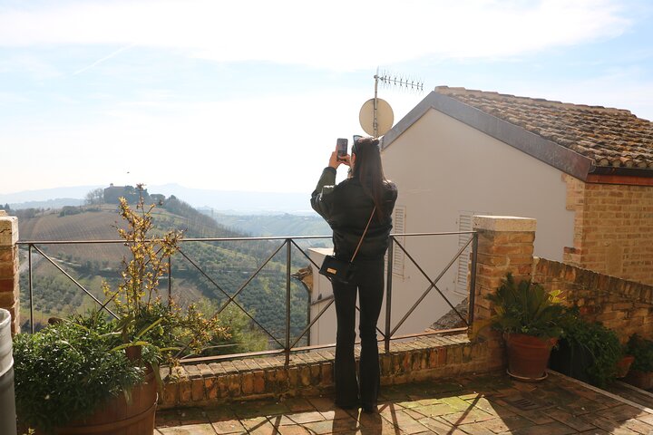 2 Hours Private Guided Walking Tour in Acquaviva Picena Marche