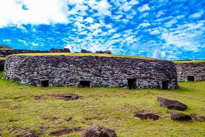 Two days of Full Day Tour of Rapa Nui + Sunrise in Tongariki