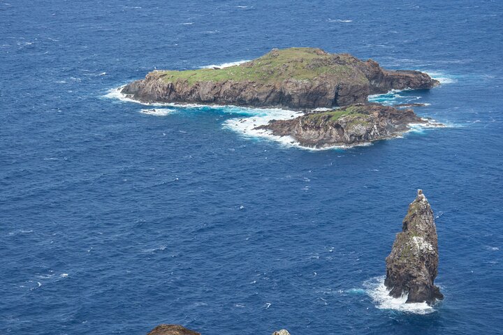 Two days of Full Day Tour of Rapa Nui + Sunrise in Tongariki