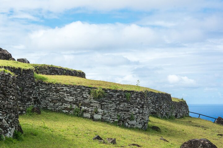 Two days of Full Day Tour of Rapa Nui + Sunrise in Tongariki