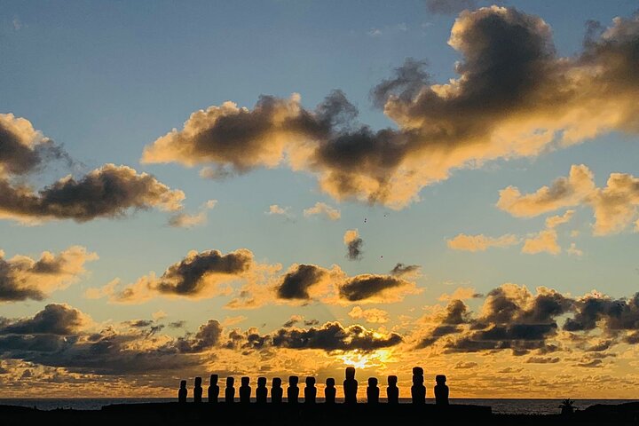 Two days of Full Day Tour of Rapa Nui + Sunrise in Tongariki