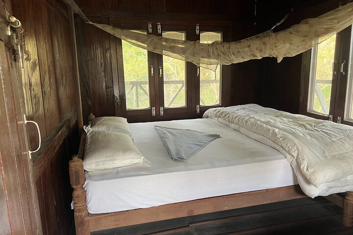 Jungle Towernight Stay: 4-Day Tour in Chitwan National Park