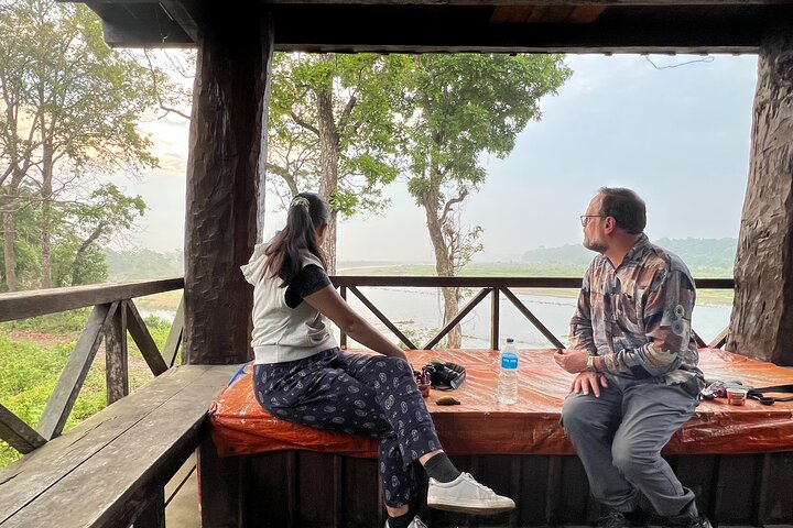 Jungle Towernight Stay: 4-Day Tour in Chitwan National Park