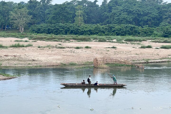 Jungle Towernight Stay: 4-Day Tour in Chitwan National Park