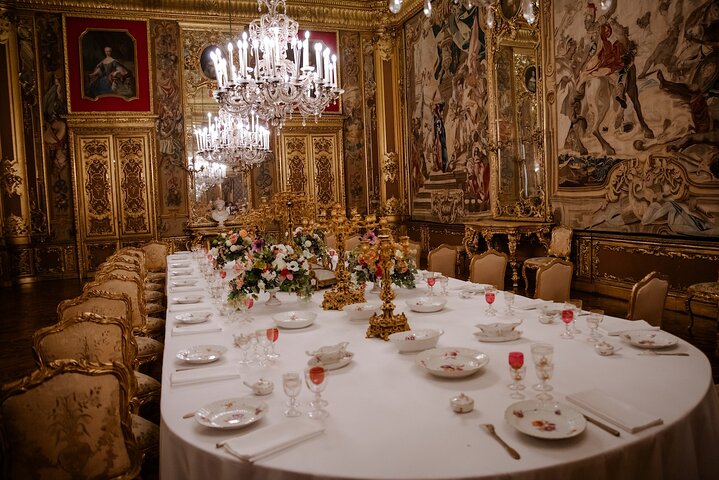 Small-group Royal Palace Skip-the-line Tour