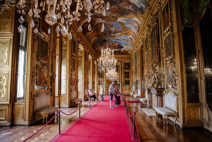 Small-group Royal Palace Skip-the-line Tour
