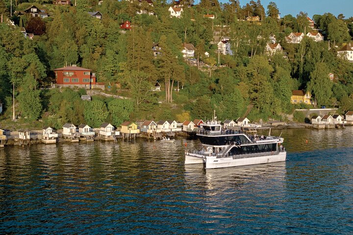 Oslo fjord 3-Course Dinner Cruise with Live Music