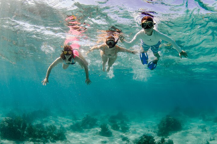 Private boat charter in Grand Cayman