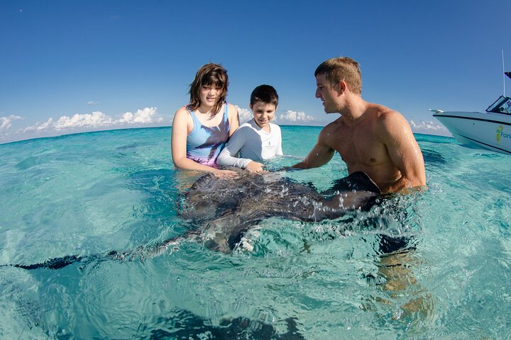 Private boat charter in Grand Cayman