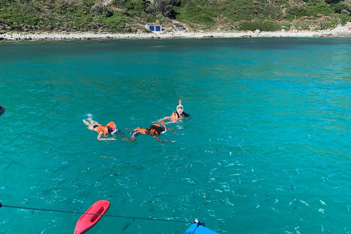 Capo Vaticano Boat Tour with Snorkeling and Aperitif from Tropea