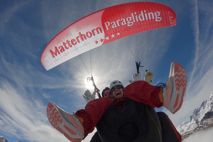 Panoramic Paragliding Flight in Zermatt Matterhorn (15-20min)