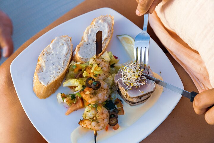 Chill and Grill Catamaran Tour in Bonaire
