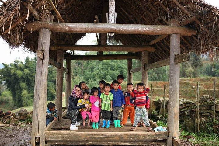 Sapa Trek 2days/1night -HOTEL 5 STAR-From Hanoi by Limousine Van
