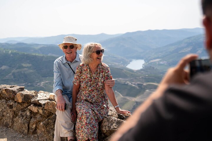 Douro Valley Small Group Tour from Porto: Wineries Lunch & Cruise