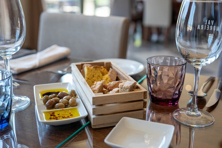 Douro Valley Small Group Tour from Porto: Wineries Lunch & Cruise