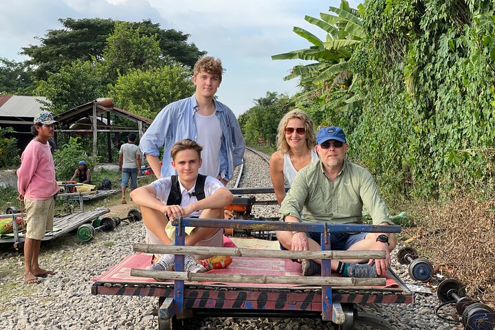 Full day tour by bicycle & tuk tuk,bamboo train,bat cave,villages