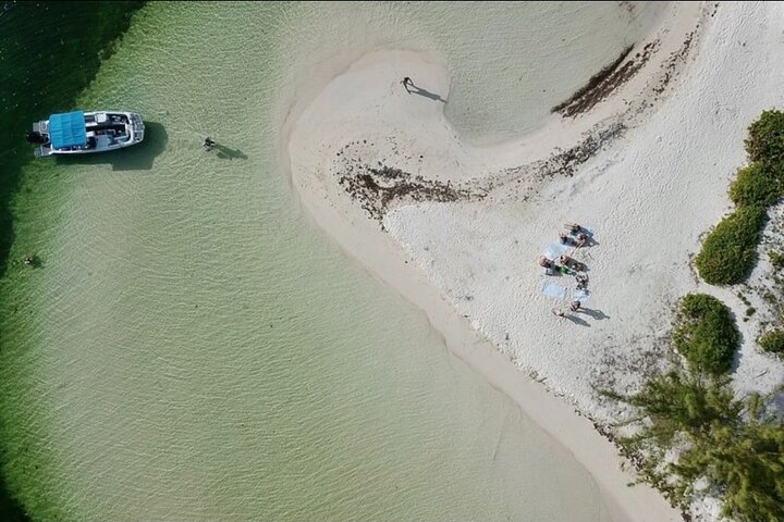 Private, Guided Boat Charters in The Cayman Islands