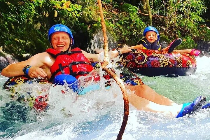 Rio Celeste Combo: River Tubing+Blue Waterfall+Exotic Wildlife
