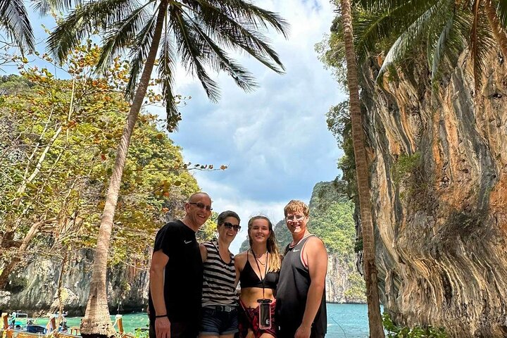Private Longtail Boat Tour to Hong Islands