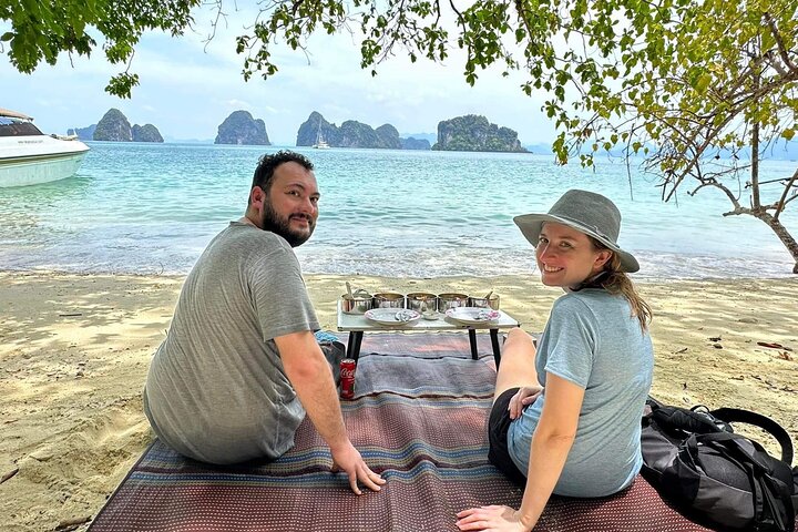 Private Longtail Boat Tour to Hong Islands