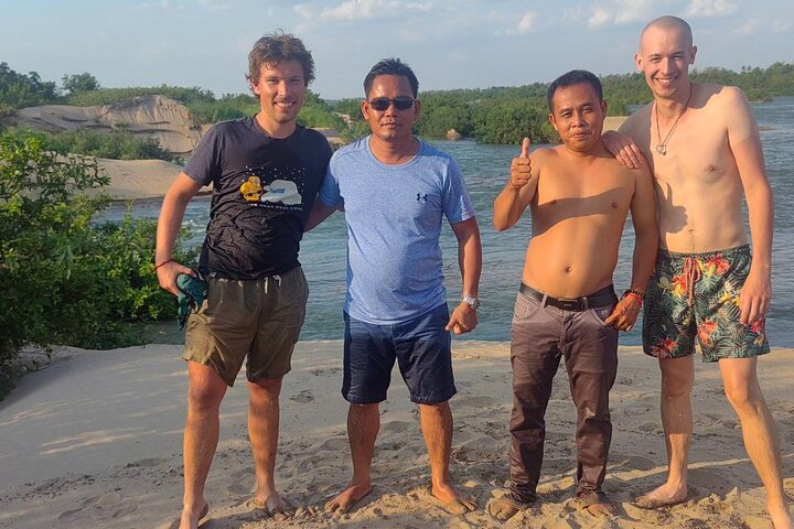 4 hours taking tuk tuk to see Mekong dolphins and countryside