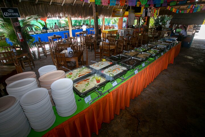 Isla Mujeres Cruise with Beach Club, Snorkel, Lunch and Open Bar