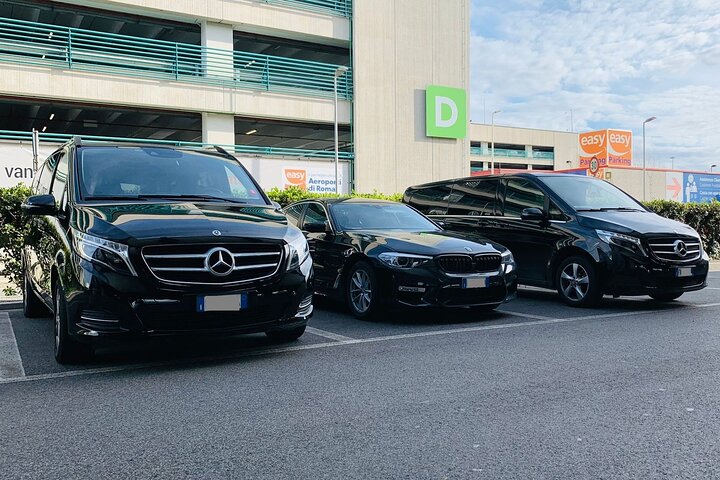 Nuuk Hotels to Nuuk Airport (GOH) Departure Private Transfer