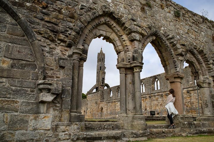 Private Historic Walking Tour in St. Andrews Old Town