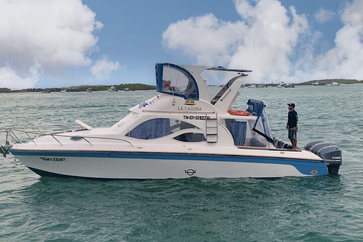 Maritime transfer between the Galapagos Islands