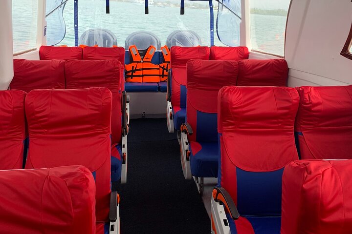 Maritime transfer between the Galapagos Islands