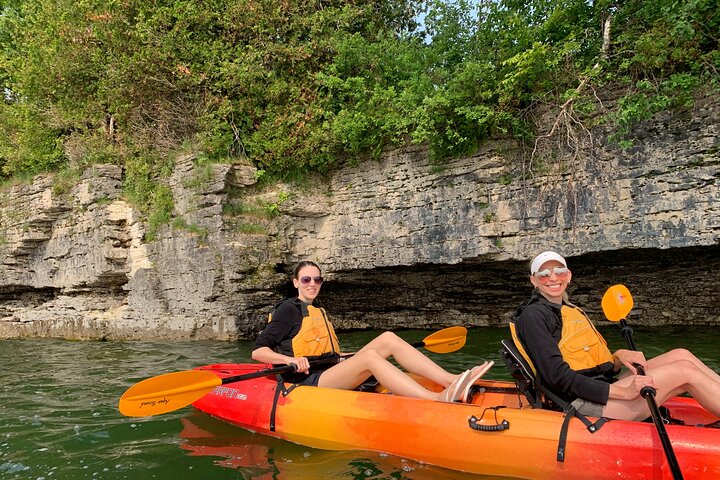 Cave Point Kayak Tour