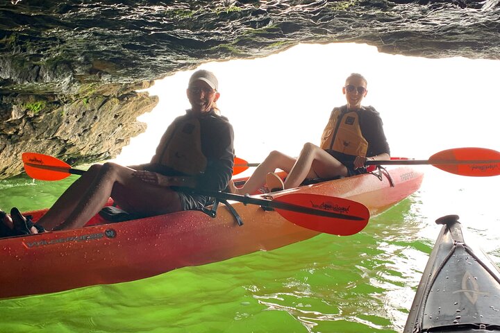 Cave Point Kayak Tour
