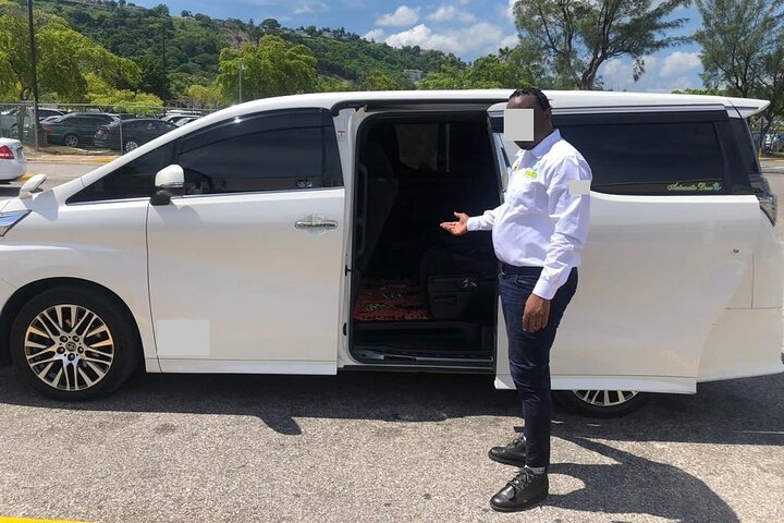 Island Hotels to Bahamas Airport (GGT) Departure Private Transfer