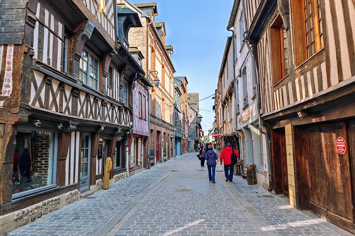 Honfleur's Landmarks & Gems E-Bike Tour