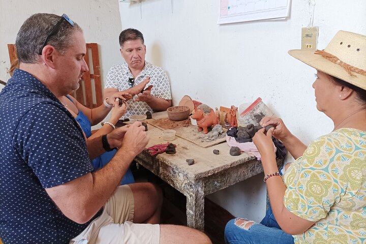 Private Art Pottery Tour: Tlaquepaque, Tonalá, and Clay Workshop