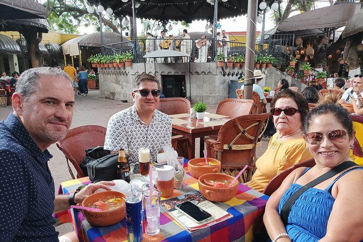 Private Art Pottery Tour: Tlaquepaque, Tonalá, and Clay Workshop