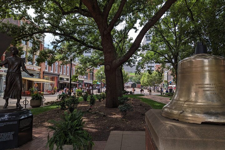 Knoxville Scavenger Hunt Walking Tour and Game