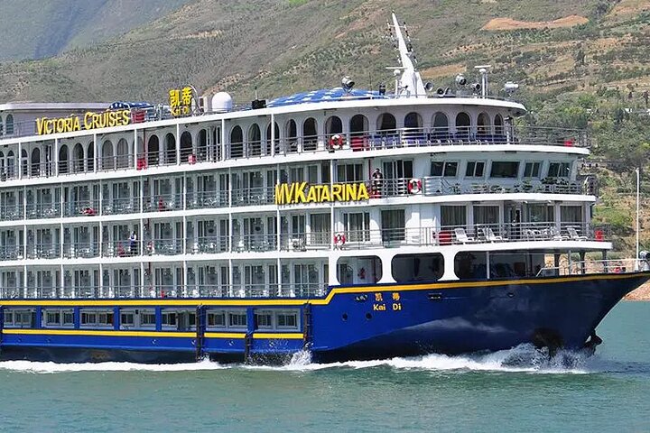 5D4N Yangtze River Cruise:Yichang to Chongqing by Victoria Cruise