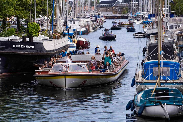 Copenhagen Classic Canal Tour & The Harbour