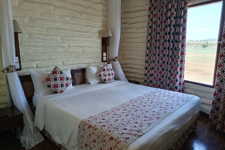 Tsavo East & Taita Salt Lick Lodge: 3-Day Guided Safari Adventure