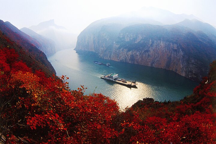 5D4N Yangtze River Cruise:Yichang to Chongqing by Yangzi Explorer