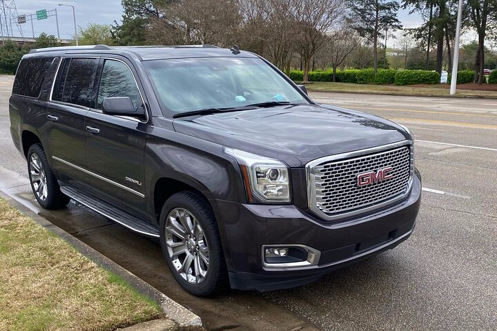 Hartford Bradley Airport (BDL) to Hartford City - Round-Trip Private Transfer