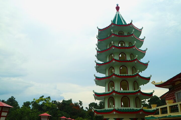 Cebu Highlands Tour (Tops,Taoist temple, Leah and sirao garden)