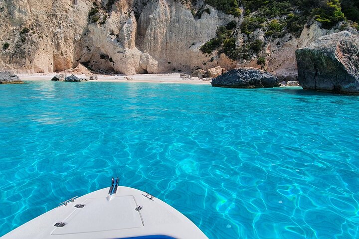 Full-Day Private Boat Rental in Tsilivi – No License Needed