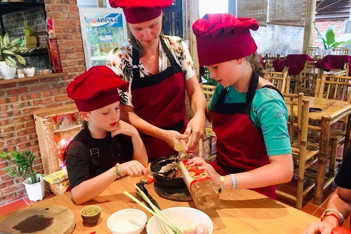 Cooking Class Hoi An:Local Market, Basket Boat, Fishing & Cooking